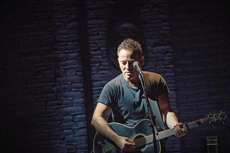 Springsteen-on-Broadway_1