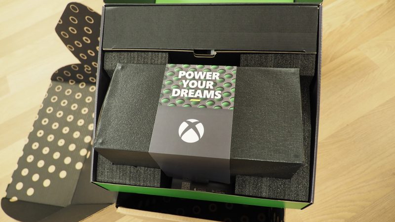 The Xbox One X Review: Unboxing and tearing it down