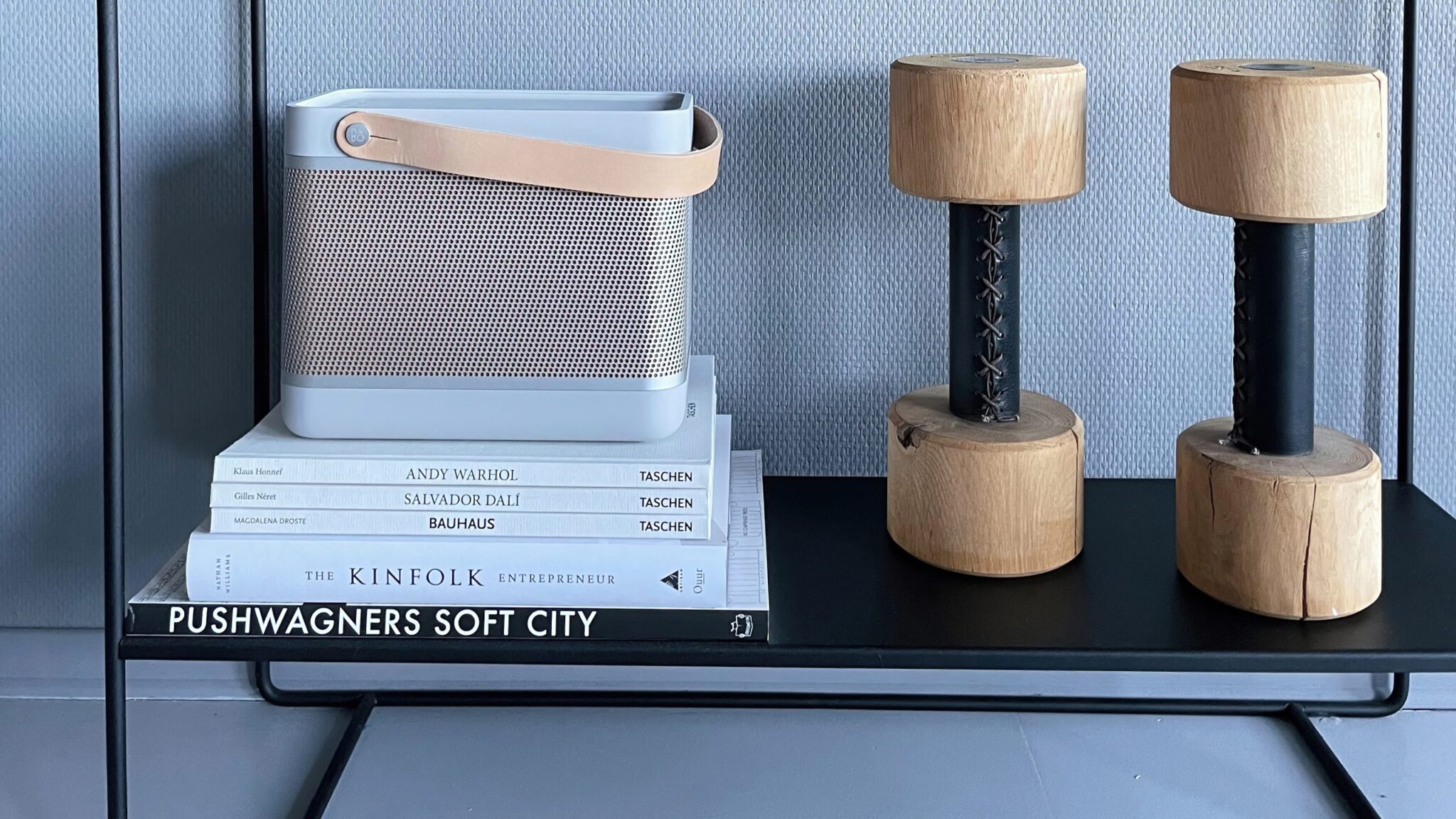 Bang & Olufsen Beolit 20 Review - Expensive And Lovely Design Speaker ...