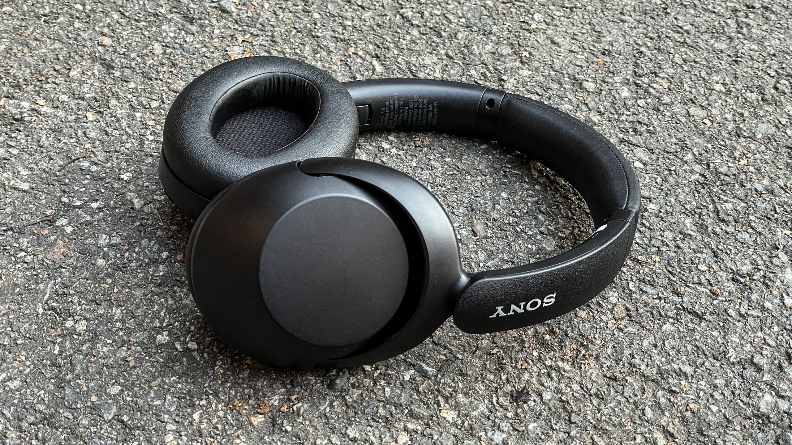 Review: Sony WH-XB910N
