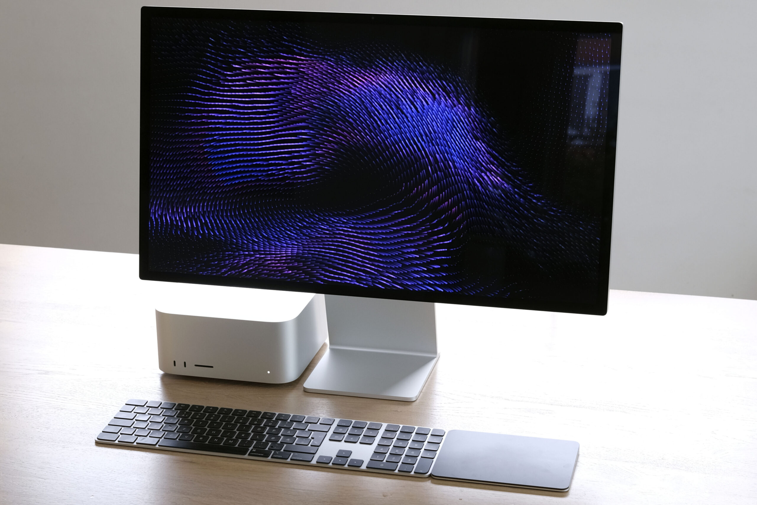 Review: Apple Studio Display  Expensive Apple Display With