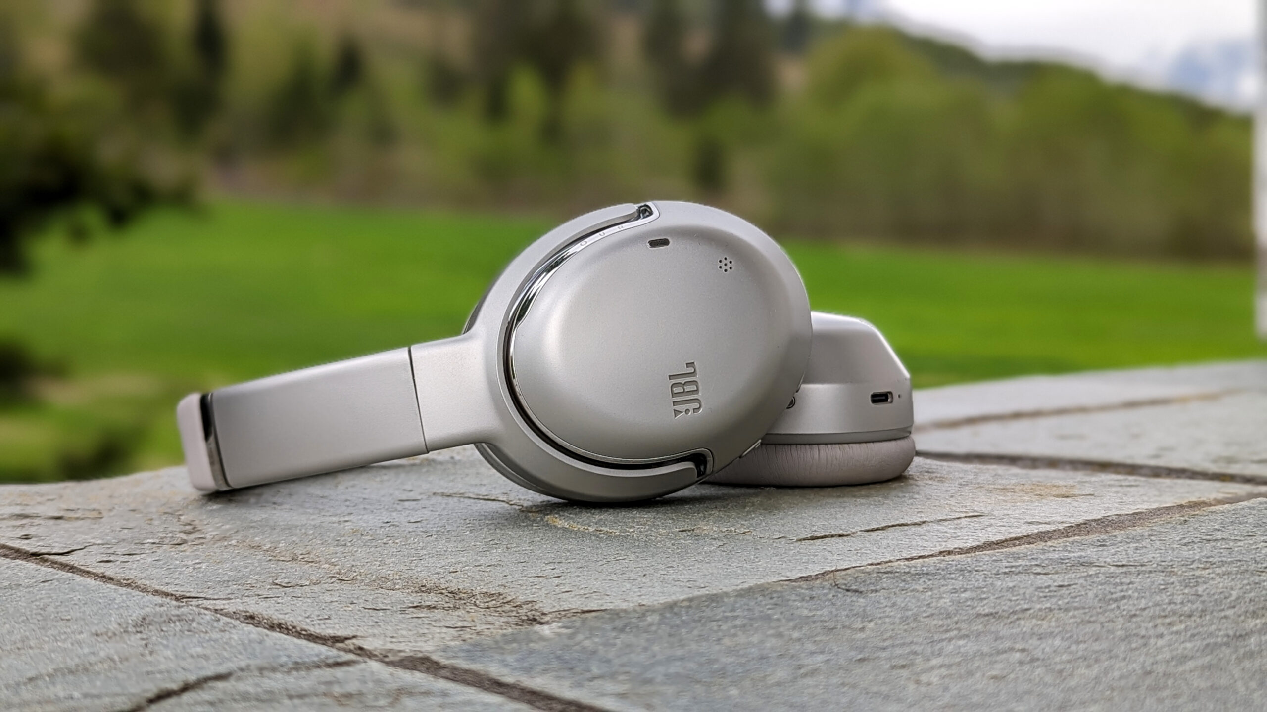 Review: JBL Tour One M2 | JBL Takes The Noise Out With Tour One M2