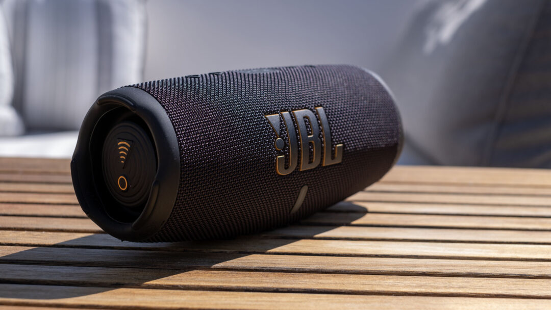 Review: JBL Charge 5 Wi-Fi | Who Said 'small'!?