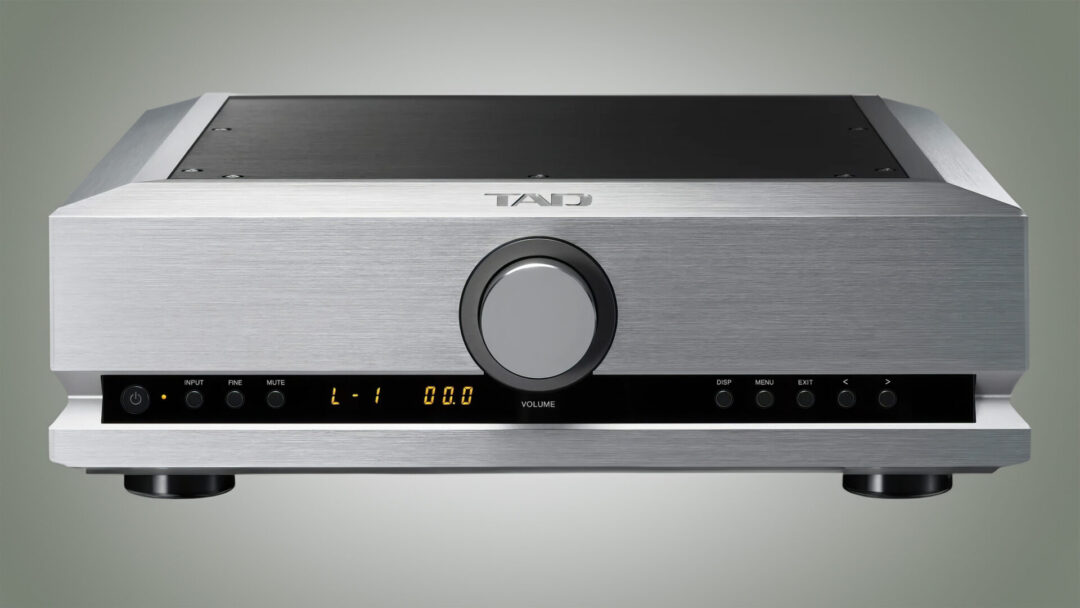 TAD-C1000: fiercely expensive preamplifier from TAD