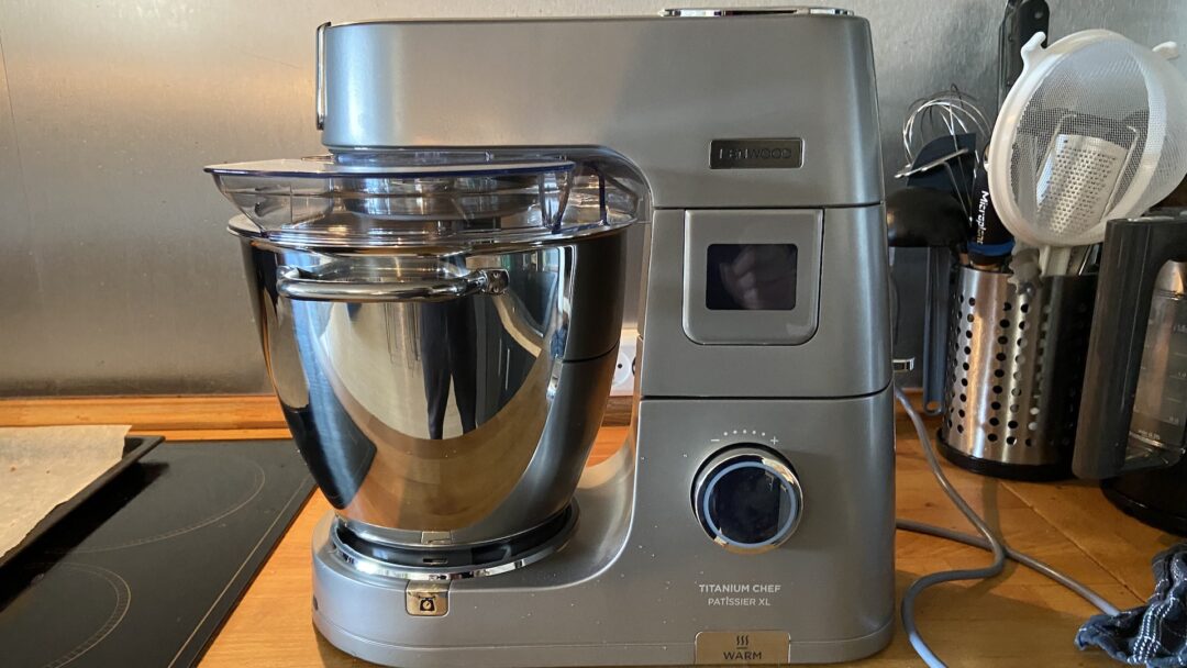 Kenwood Titanium Chef Patissier XL stand mixer review - Review