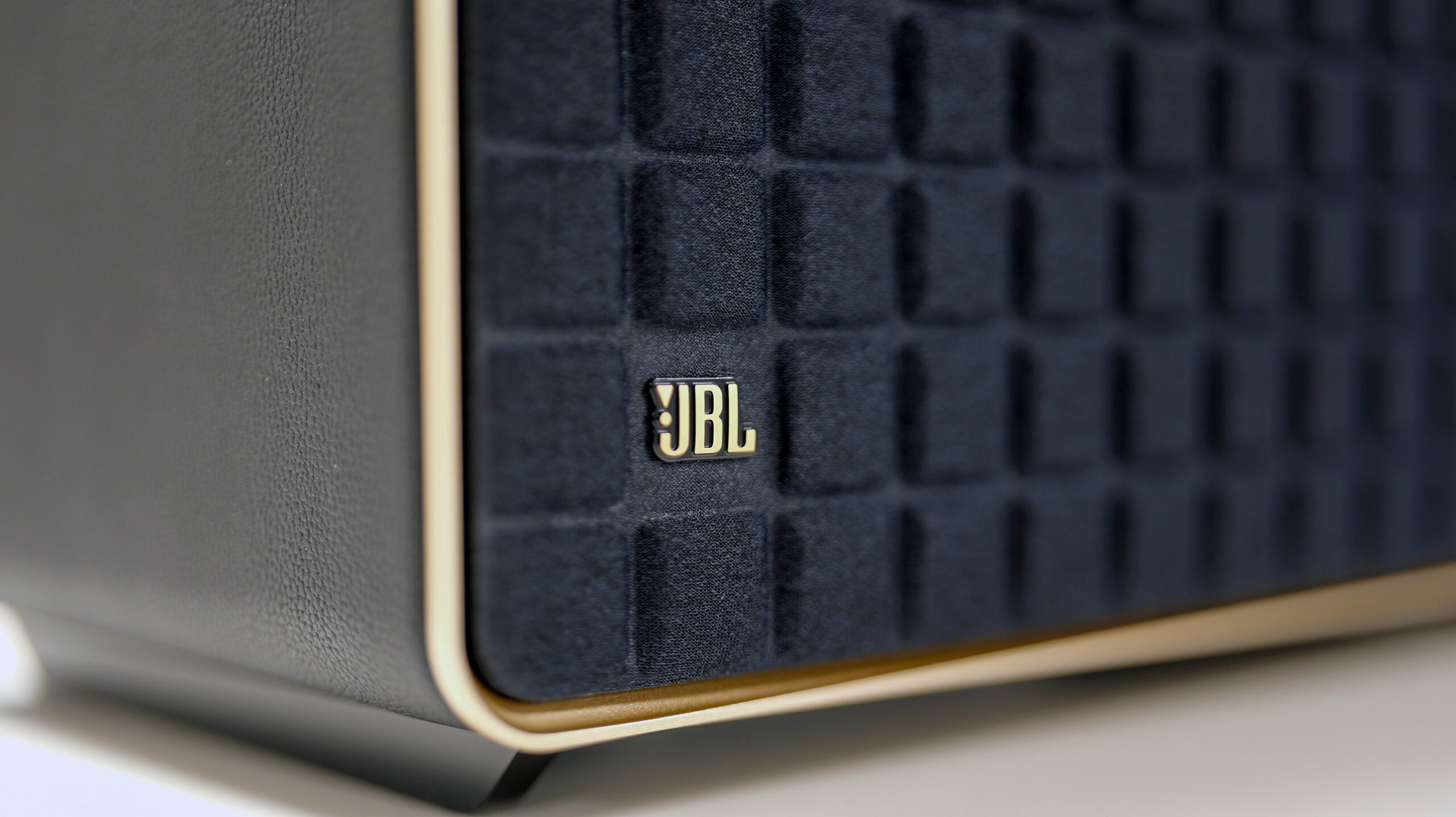 Review: JBL Authentics 500 Rock A Solid With | Retro Few Speaker Shortcomings